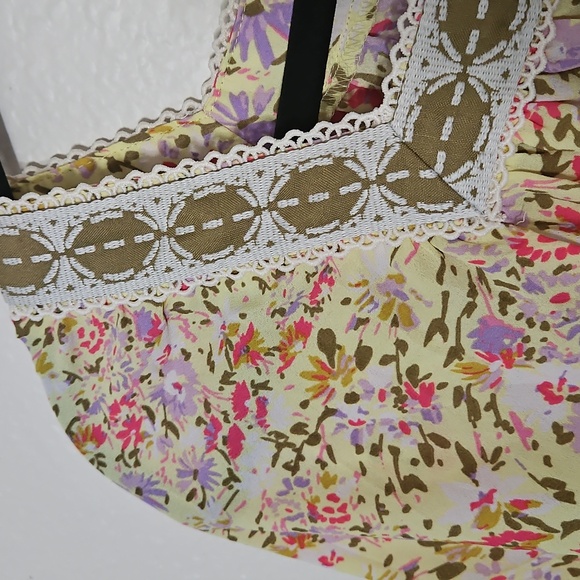 The Pioneer Woman Square Neck Flutter Sleeve Blouse Size M. - Picture 5 of 7